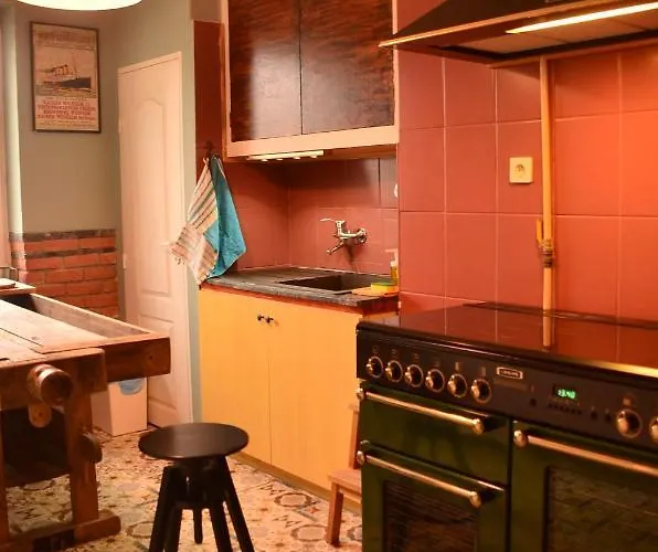 Dark Amber- 3 Grand Piano سفينويتشي